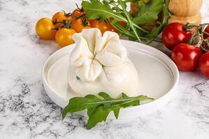 crémeux italien traditionnel burrata fromage photo