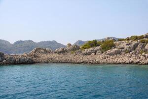 rocher et mer en turquie photo