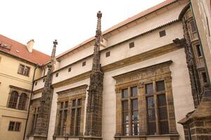 vue sur la vieille ville de prague - vieux bâtiments photo