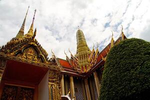 détail du grand palais à bangkok, thaïlande photo