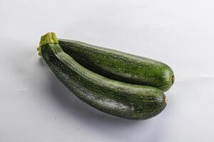 brut Jeune petit vert Zucchini photo