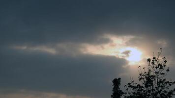 vue de le soir ciel sur le volley-ball tribunal photo