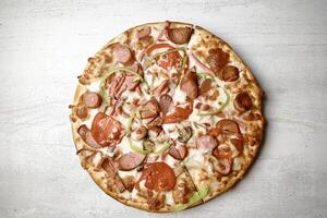 pizza sur le tableau blanc photo