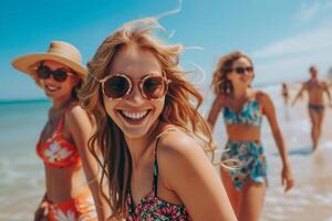 ai généré groupe de copains ayant amusement sur le plage. content Jeune gens en marchant sur le plage et ayant amusement. photo