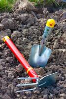 outils de jardinage se bouchent photo