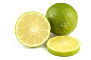 citron vert sur blanc photo