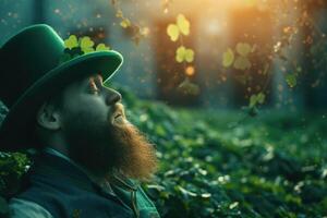 ai généré portrait de une homme avec roux barbe dans vert lutin chapeau permanent en plein air dans forêt photo