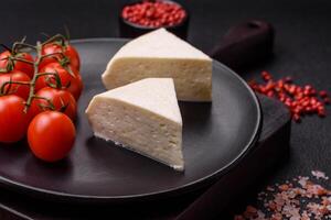 délicieux Frais blanc Jeune fromage de vaches ou des moutons Lait photo