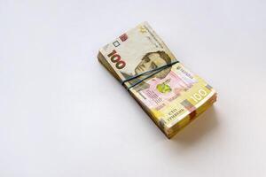 Nouveau billets de banque avec une visage valeur de 100 hryvnia. photo