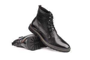 noir bottes cuir pour Hommes isolé sur blanc Contexte photo