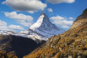 magnifique paysage vue de Matterhorn dans dans l'automne à Zermatt ,Suisse. photo