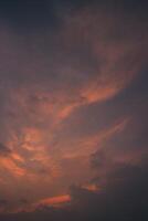 magnifique vues de le le coucher du soleil ciel et lever du soleil ciel avec coloré des nuages photo