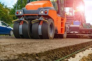 lourd vibration rouleau compacteur à asphalte chaussée travaux pour route et Autoroute construction photo