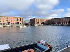 Liverpool dans le Royaume-Uni sur 11 février 2024. une vue de le Albert Dock photo