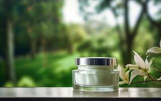 ai généré luxe cosmétique ouvert crème pot sur le table avec vert feuilles dans Naturel Contexte photo