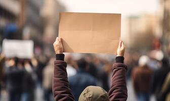 ai généré manifestants sur le rue en portant Vide papier carton bannière signe. global la grève pour changement, une politique photo