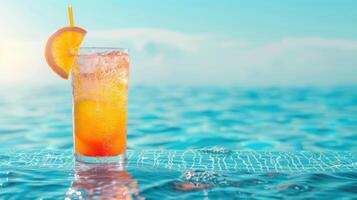 ai généré une brillant été cocktail dans une grand verre avec une paille des stands sur le bord de le bassin sur le la gauche photo