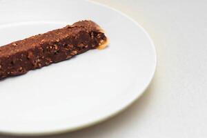 Chocolat gaufrettes sur une assiette sur une blanc Contexte photo