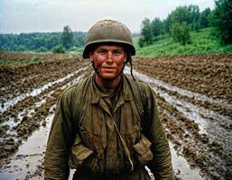 ai généré photo de intense soldat homme dans armée tenue et casque dans sérieux dangereux guerre en marchant sur champ, génératif ai