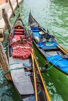 gondoles dans canal -symbole de Venise ,Italie photo