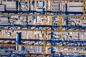 aérien vue de au dessus de industriel bâtiments, entrepôts ou usine stockages ou la logistique entreprise photo