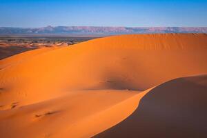 désert dune à erg Chebbi près Merzouga dans Maroc. photo