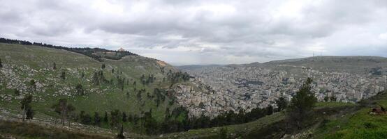 vue sur la ville de naplouse israël photo