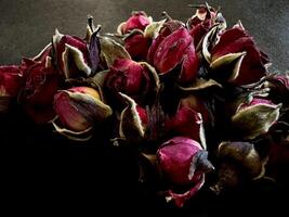 sec thé des roses, gothique foncé romantique Contexte. luxe fragrance. photo