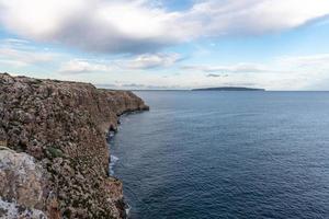 Côte à l'île de Formentera aux Baléares en Espagne photo