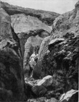 descente dans le cratère de poas dans costa rica, ancien gravure. photo