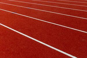 rouge tapis roulant à le stade photo