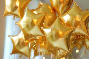 ai généré groupe de or déjouer étoile en forme de des ballons. génératif ai photo