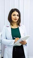 la personne dans le spa salon, femme dans beauté salon photo