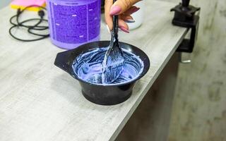 la personne dans le spa salon, femme dans beauté salon photo