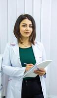 la personne dans le spa salon, femme dans beauté salon photo