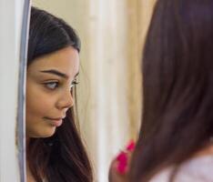 femme dans le salon spa photo