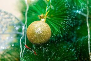 Noël arbre avec cadeau des boites, Noël arbre et cadeaux, Noël arbre et décorations photo