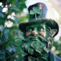 ai généré sculpture de une lutin dans le jardin photo