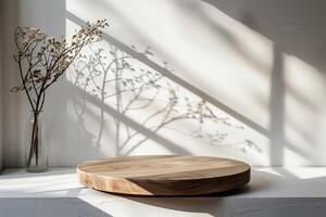 ai généré vide minimal Naturel en bois table compteur podium avec magnifique bois grain dans lumière du soleil et ombre sur blanc mur pour luxe cosmétique soin de la peau beauté traitement décoration Contexte photo