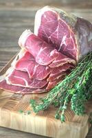 prosciutto avec Frais thym photo