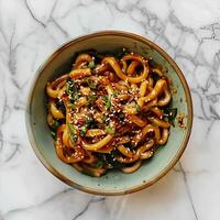 ai généré yaki udon dans une vert bol mis sur une blanc marbre table photo