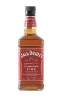 whisky bouteille jack Daniels rouge étiquette isolé sur blanc Contexte. jennessee Feu. cannelle liqueur de fabricants de jack daniel s Tennessee whisky. pimenter de l'alcool boire. Ukraine, kyiv - mai 17, 2022 photo