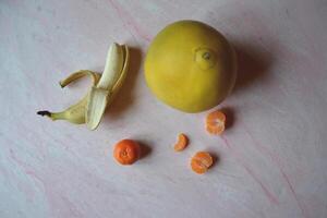 des fruits sur le tableau. en bonne santé aliments. en bonne santé mode de vie. photo