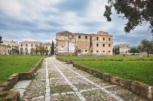 palerme vue de piazza magie jardin dans kalsa district photo