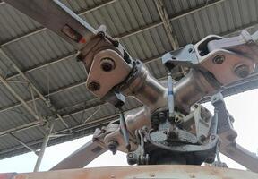 une hélicoptère dans le hangar photo