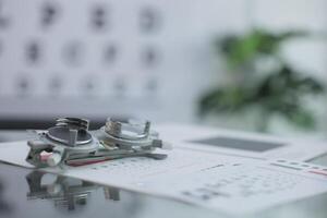 procès Cadre œil test, œil examen phoroptère, des lunettes lentilles œil vérifier photo