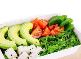 salade avec algue, Avocat et feta fromage photo