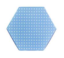 bleu cadeau boîte avec blanc polka points photo