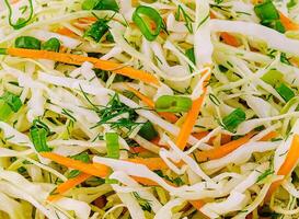Salade De Chou salade avec blanc chou et carottes photo
