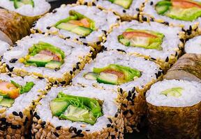 végétarien Sushi Rouleaux proche en haut photo